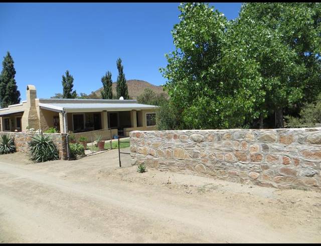 3 BEDROOM HOUSE FOR SALE IN NIEU BETHESDA